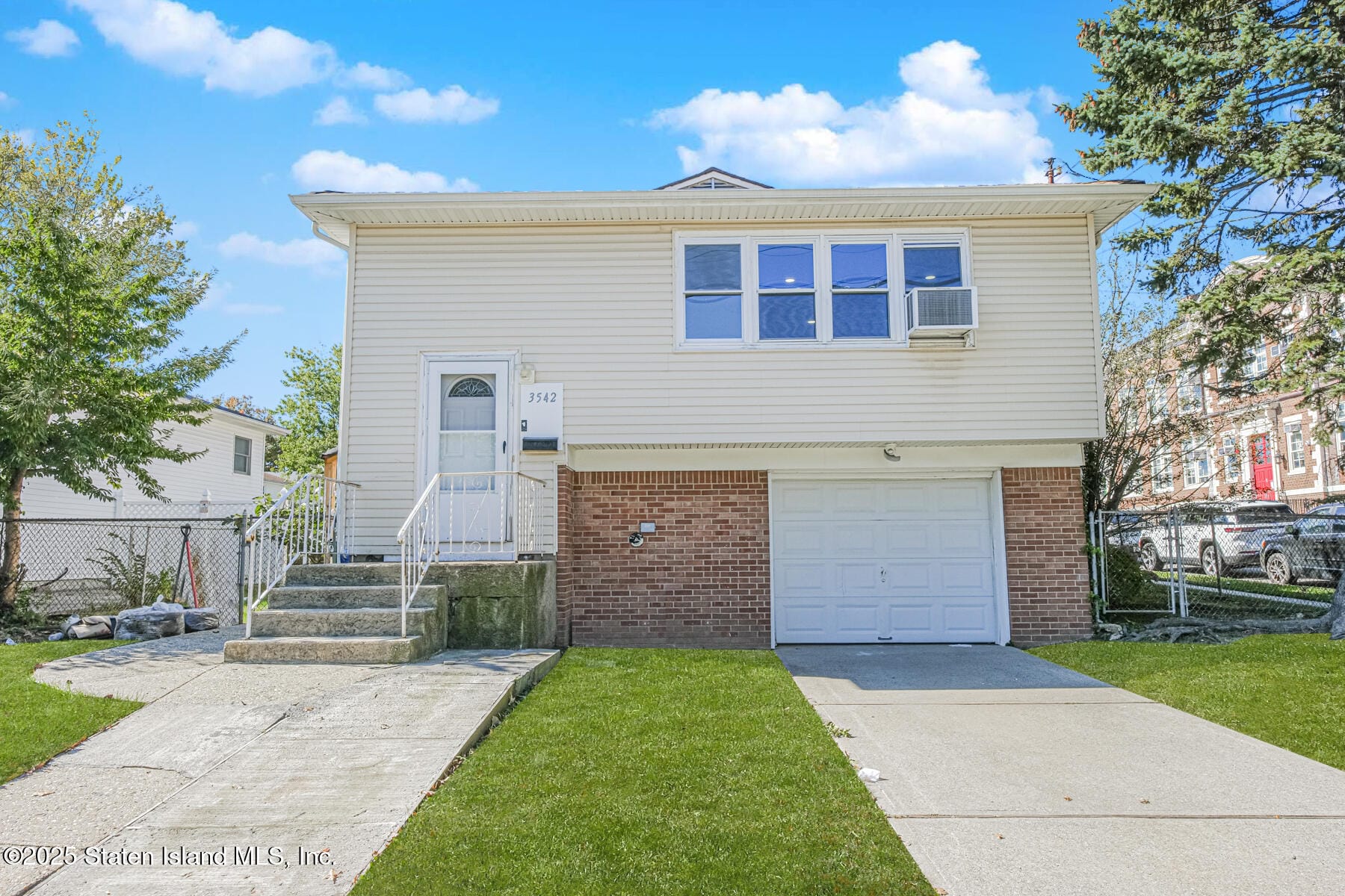 3542 Richmond Avenue Image 1