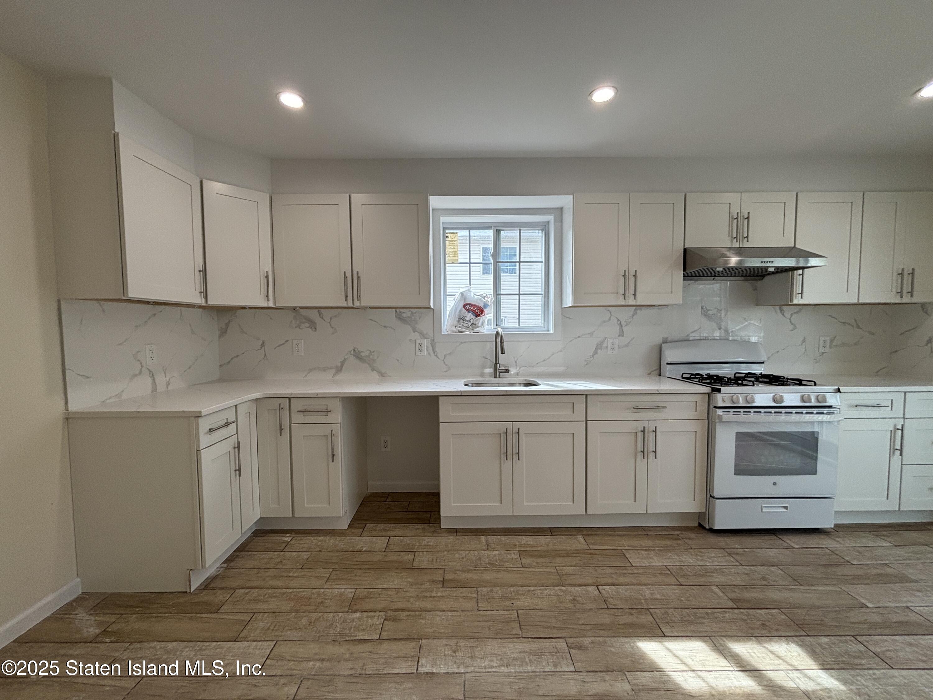 340 Hanover Avenue, Staten Island, NY, 10304 image 6