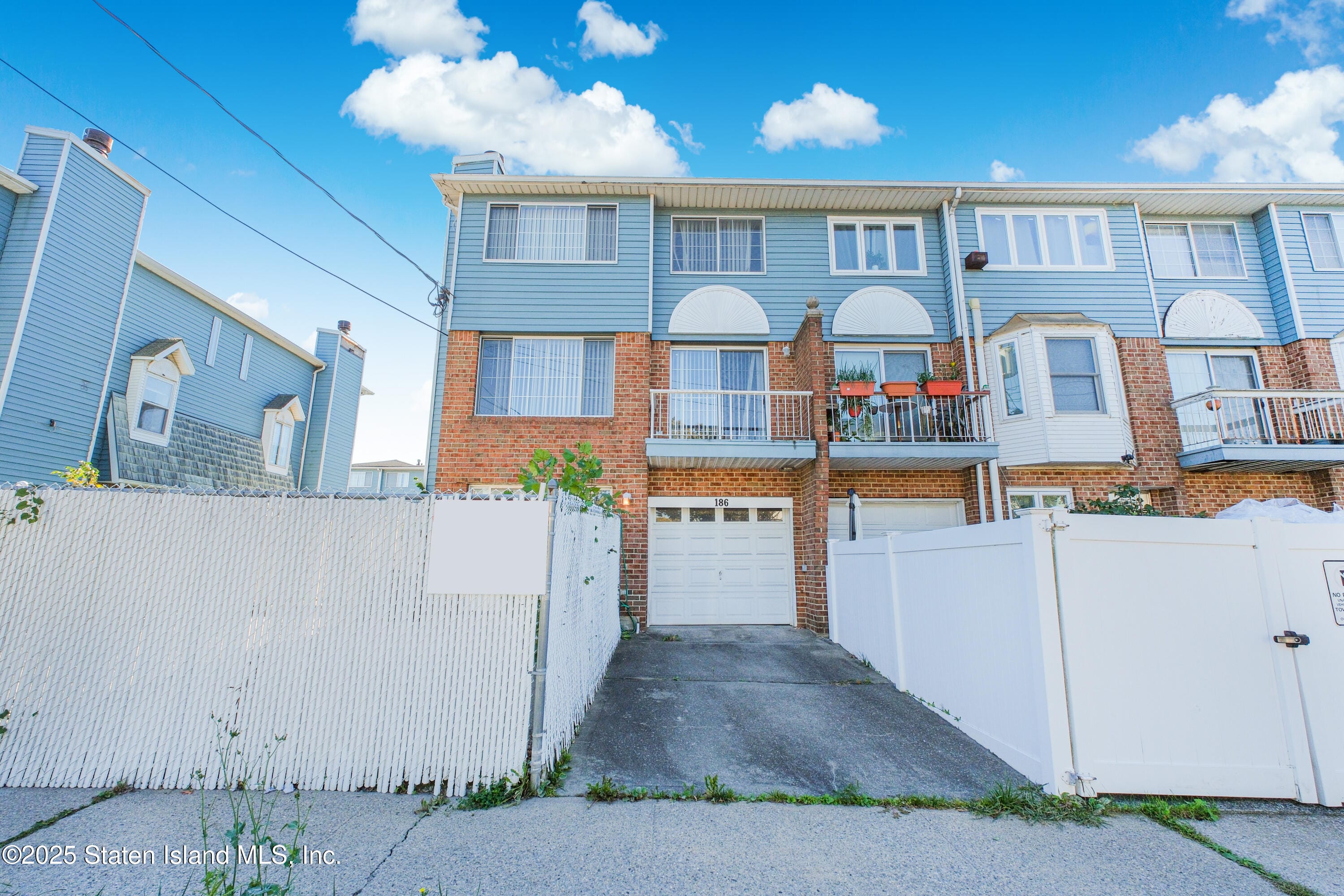 186 Monahan Avenue Image 1