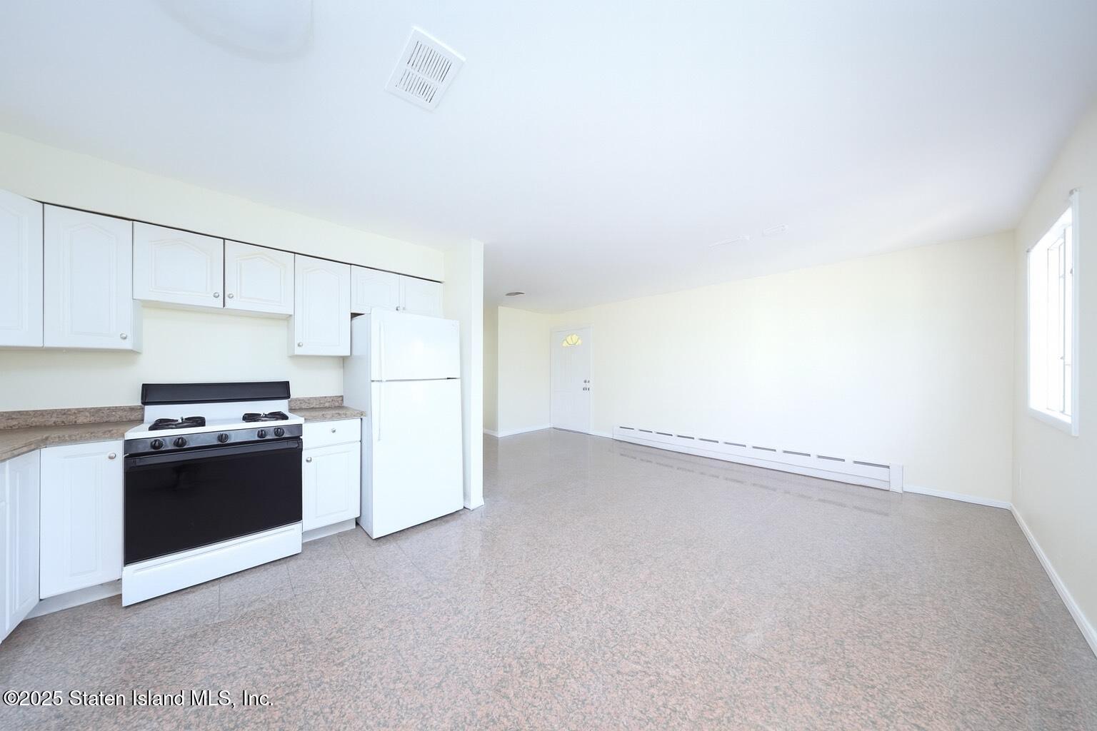 4664 Amboy Road Image 4