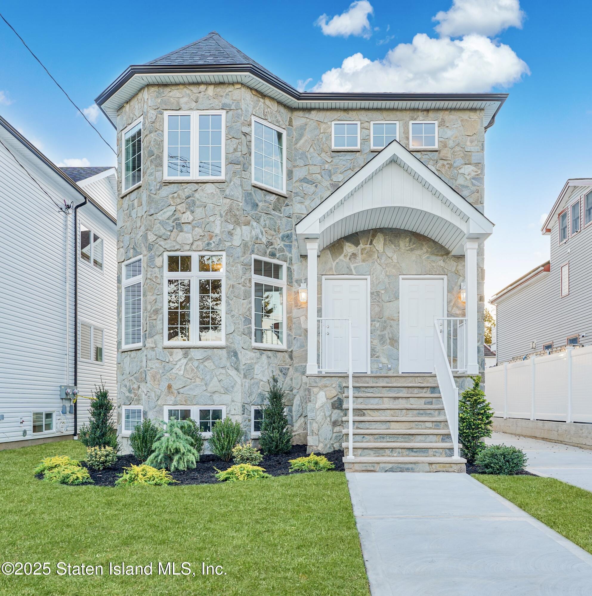 28 Waterside Parkway Image 1