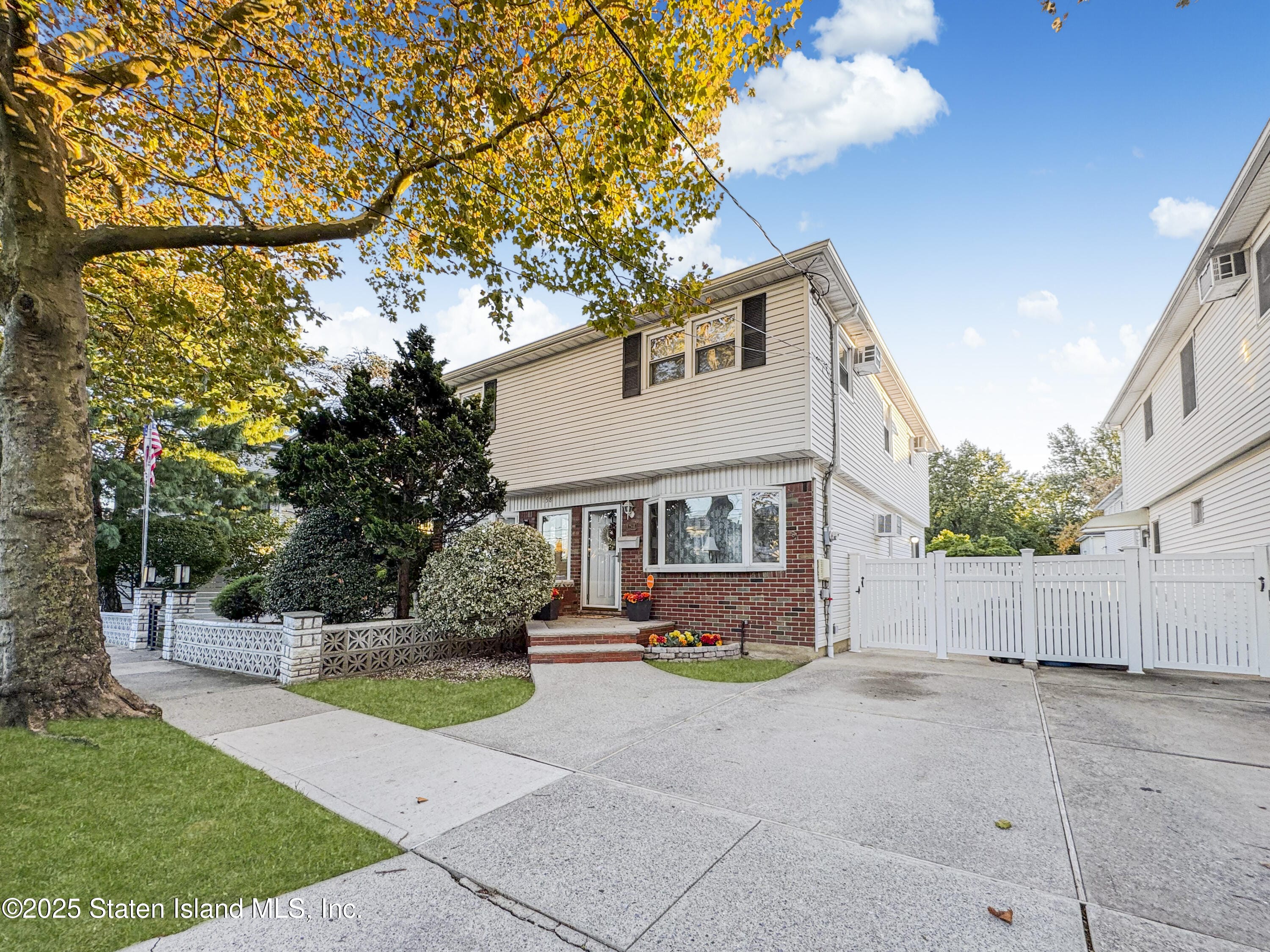 154 Dongan Hills Avenue, Staten Island, NY, 10305