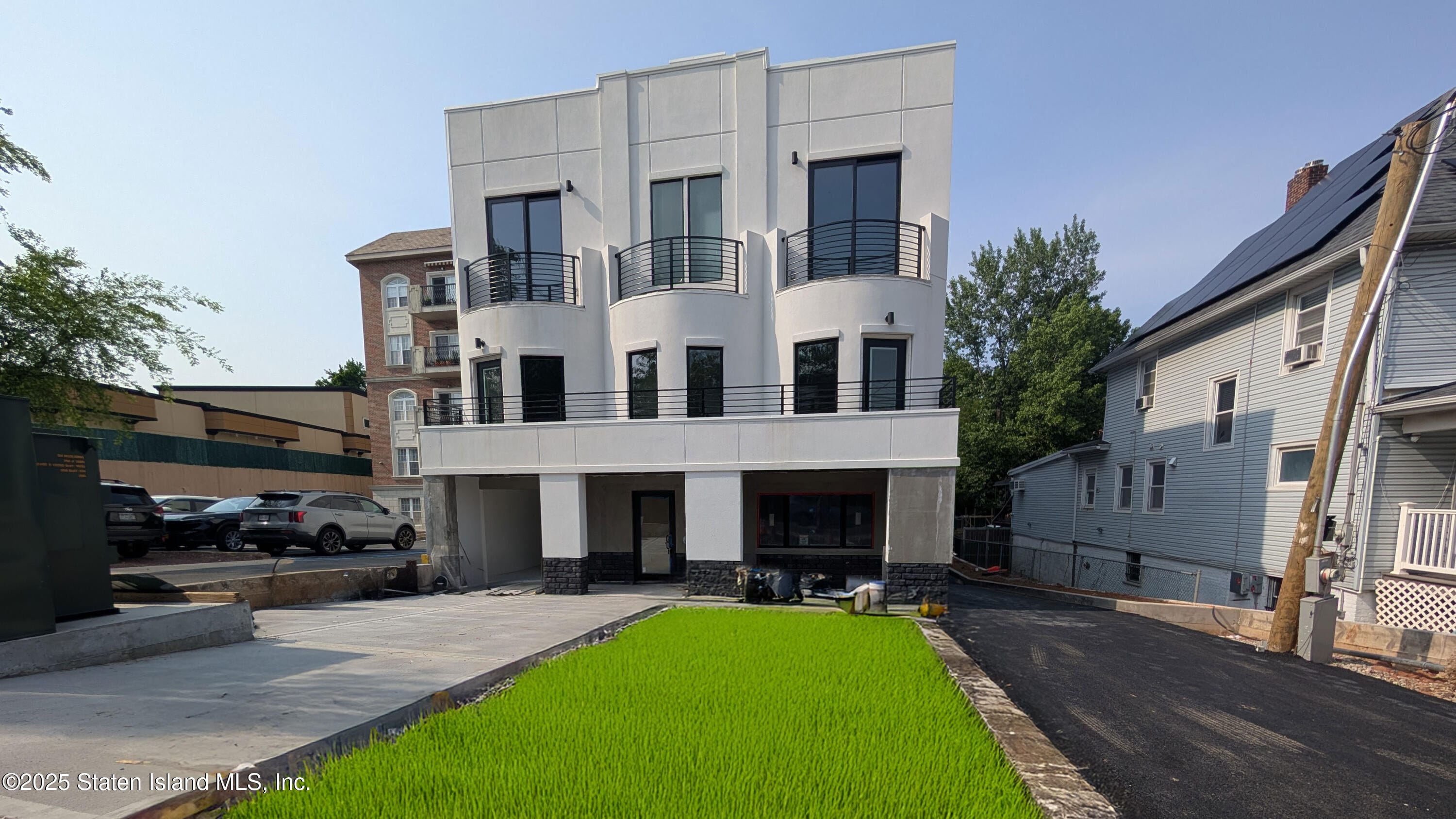 3865 Amboy Road 4b Image 3