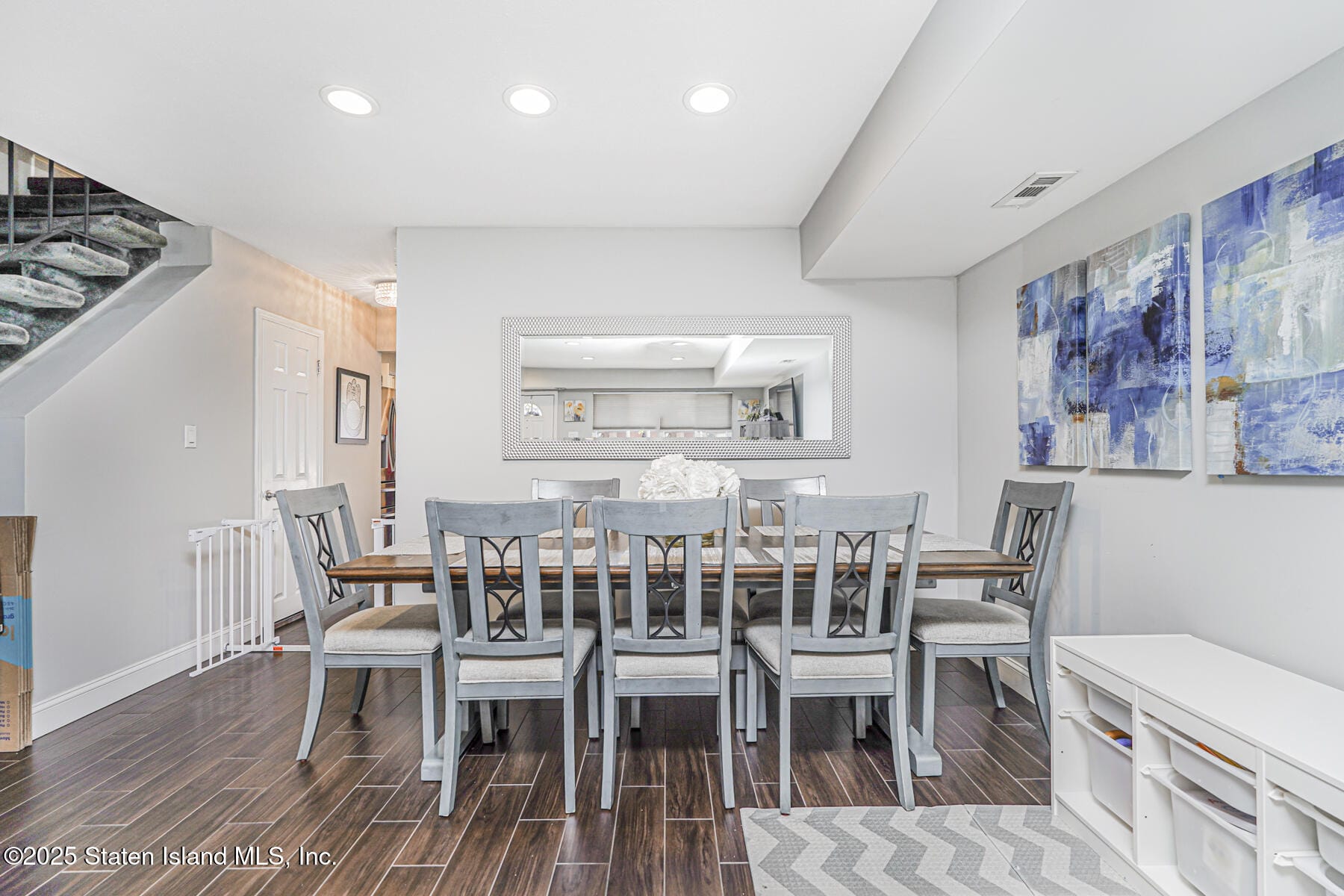 69 Rolling Hill Green Image 4