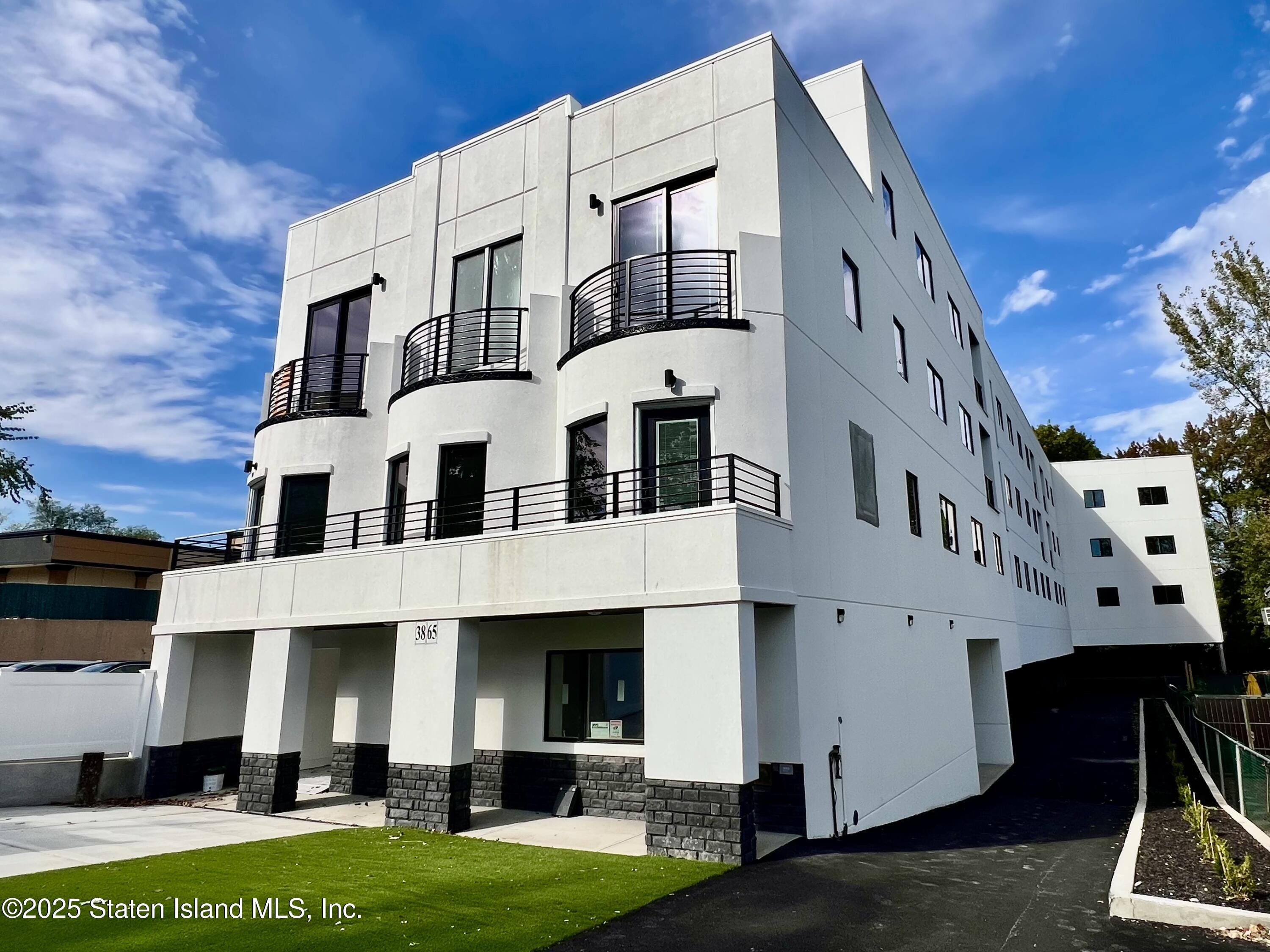 3865 Amboy Road 3d Image 2