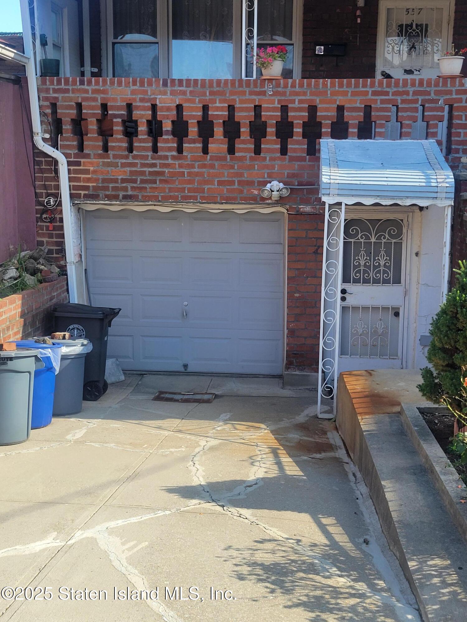 557 E 51st Street Image 3