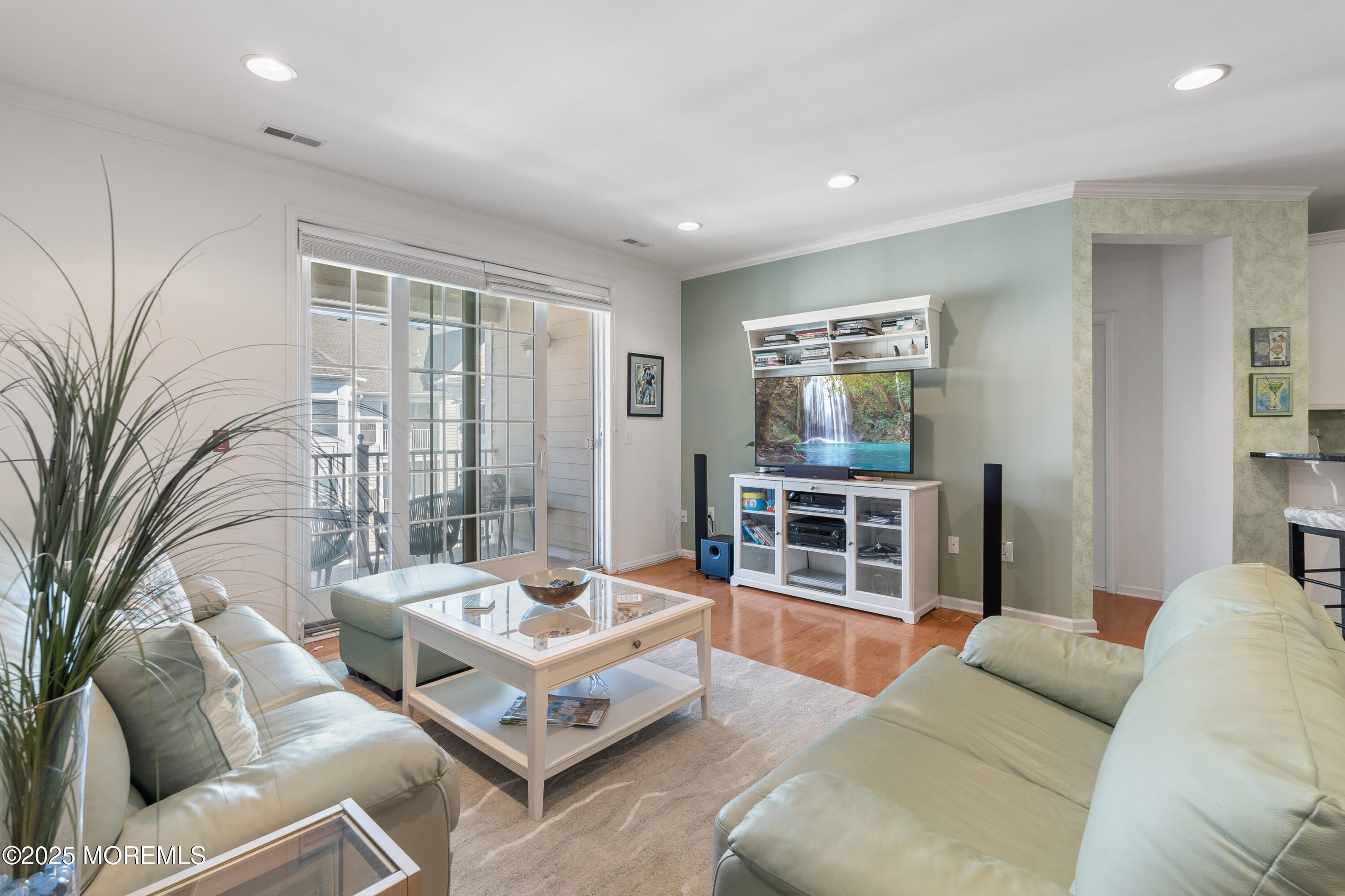 33 Cooper Avenue 410 Image 5