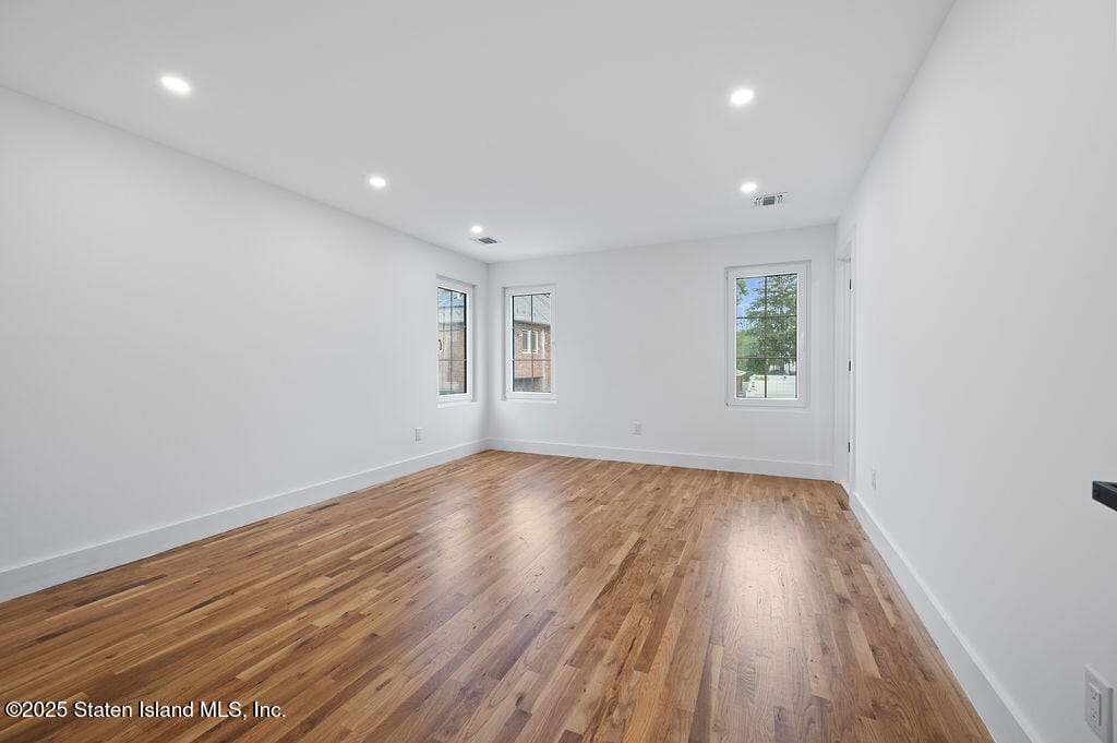 5635 Amboy Road, Staten Island, NY, 10309 image 24