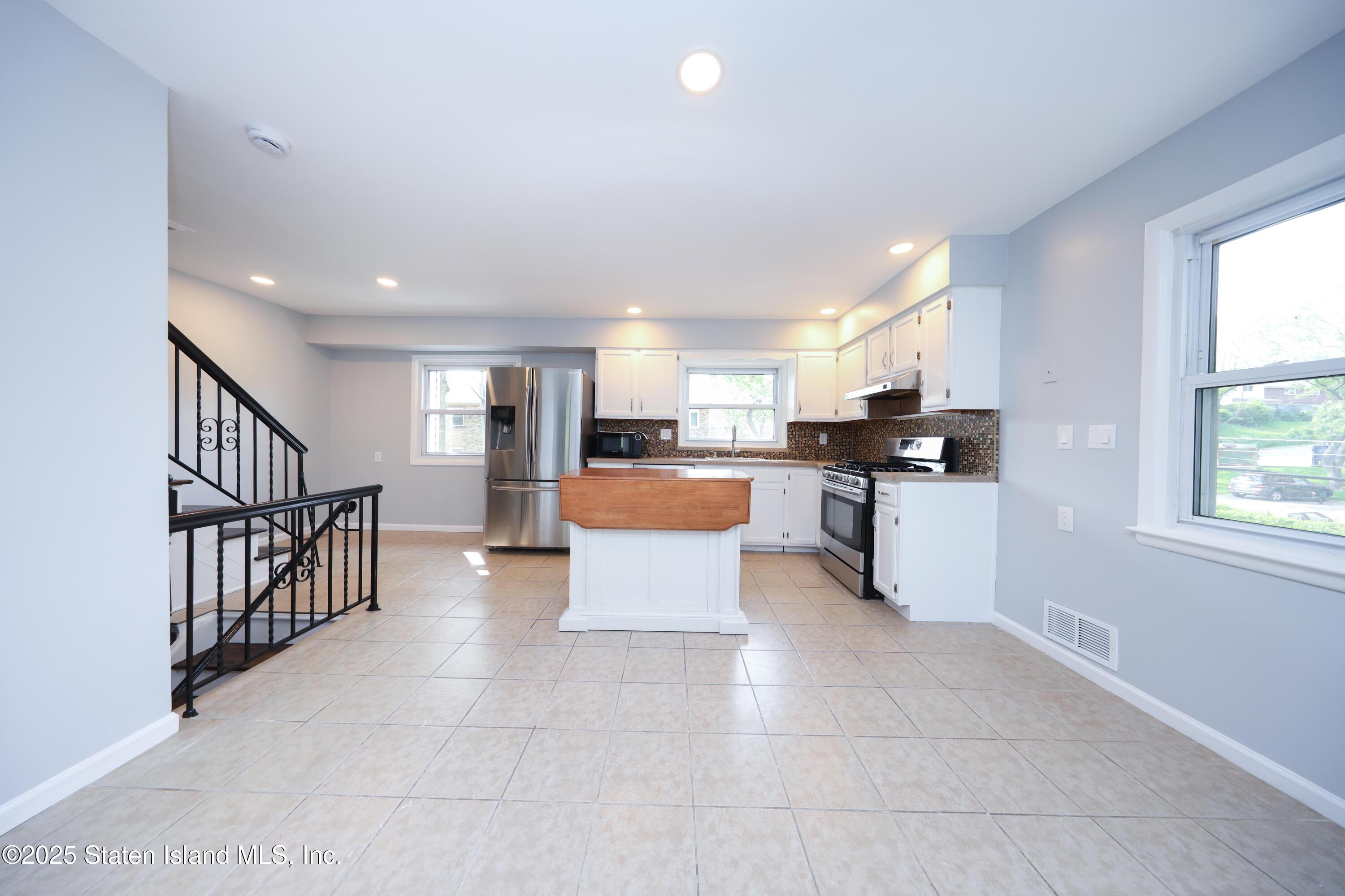 2 Remsen Street, Staten Island, NY, 10304 image 11