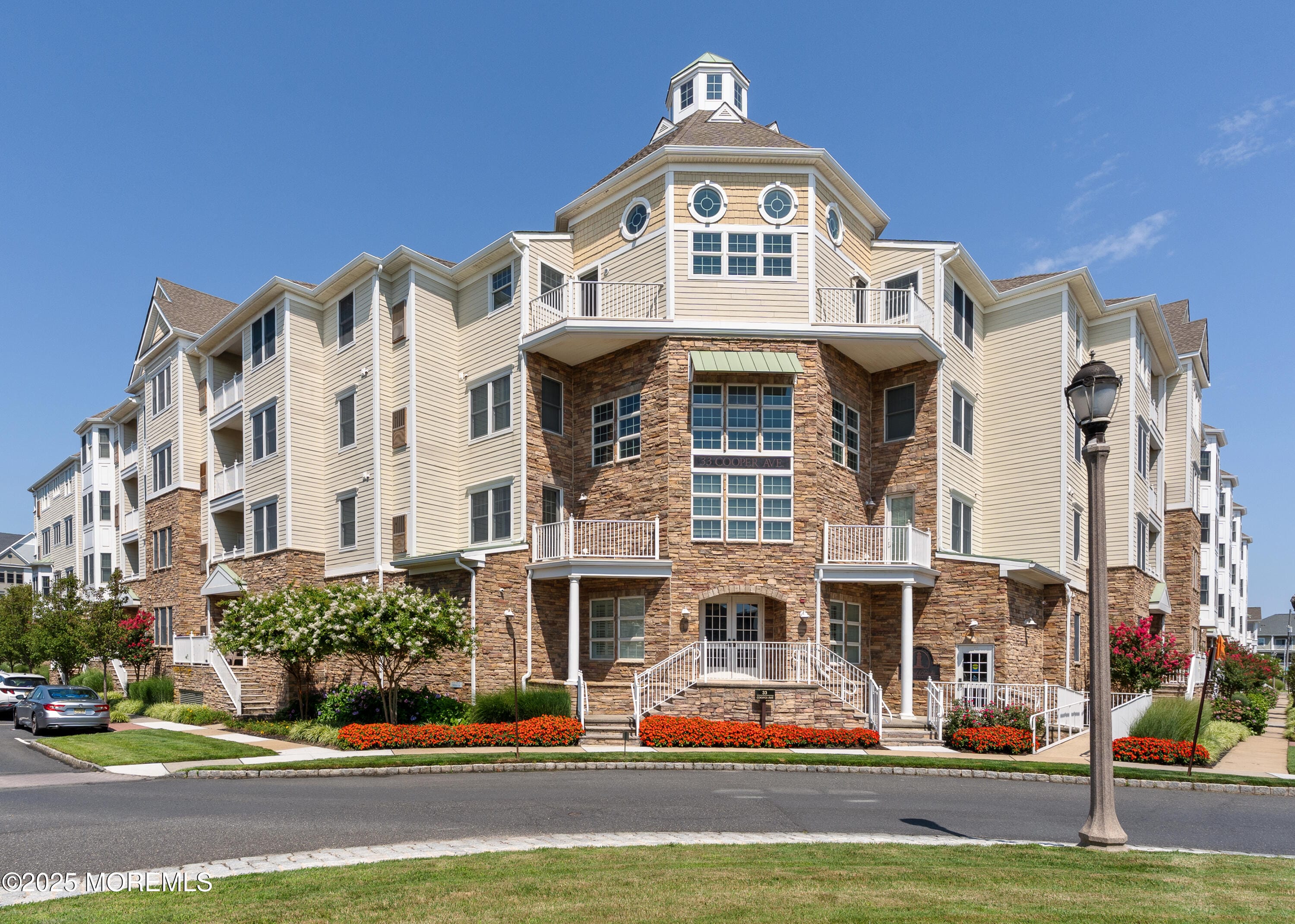 33 Cooper Avenue 410 Image 2