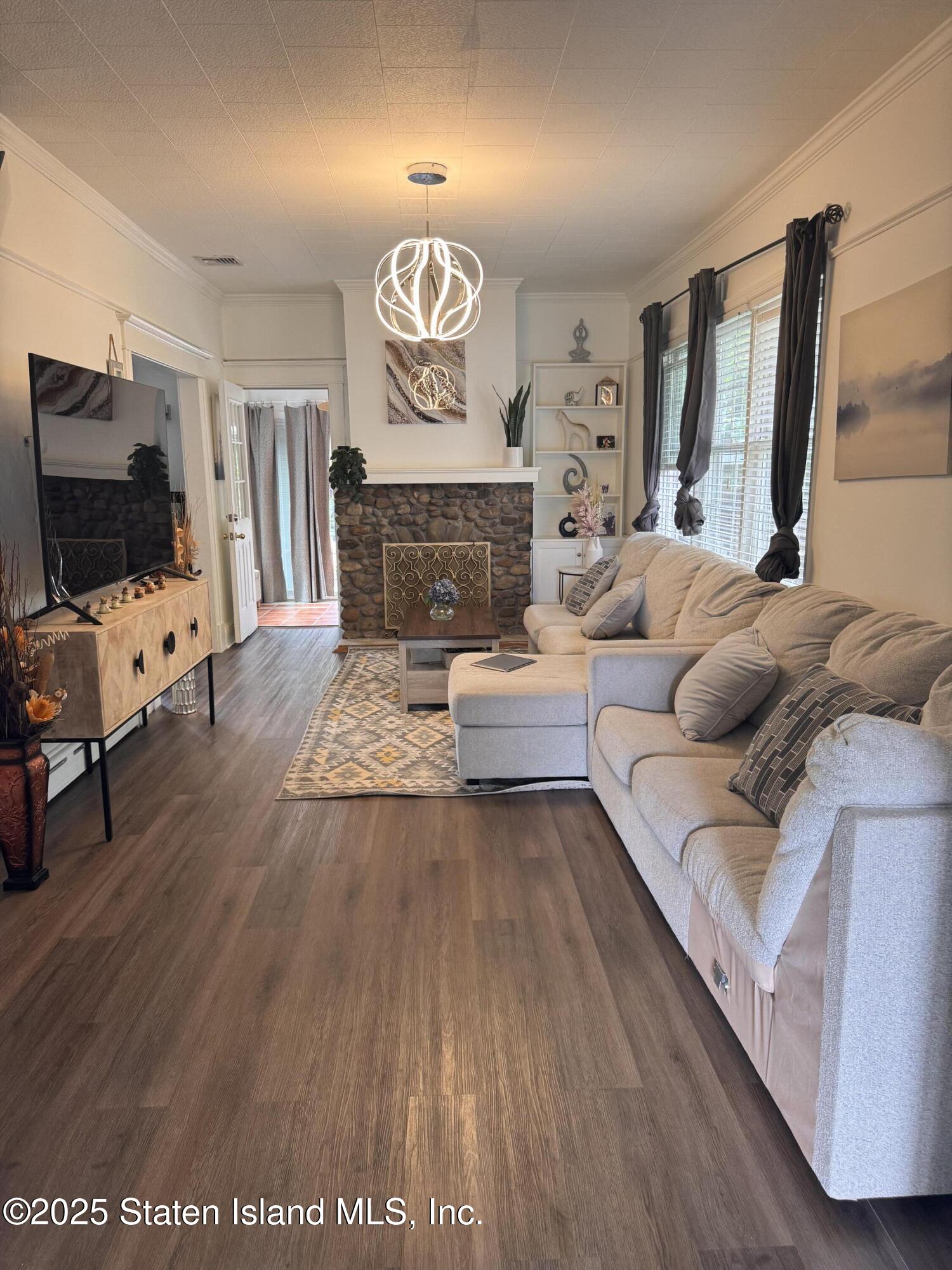 109 Saint Stephens Place Image 5