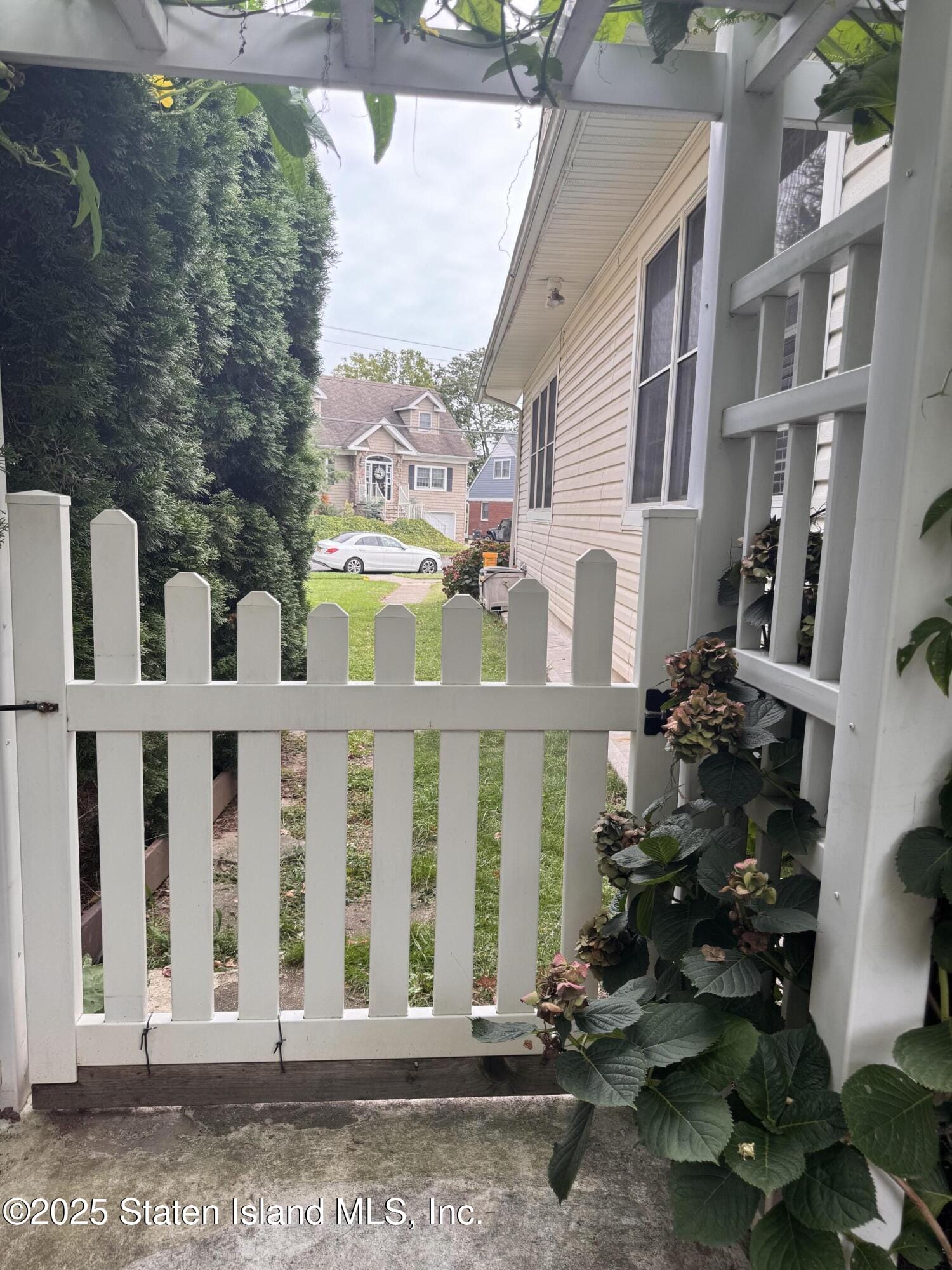 109 Saint Stephens Place, Staten Island, NY, 10306 image 17