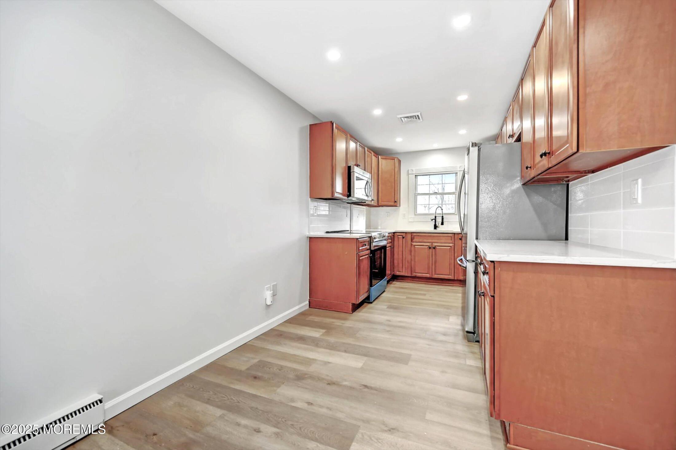 43K Cambridge Court Image 2