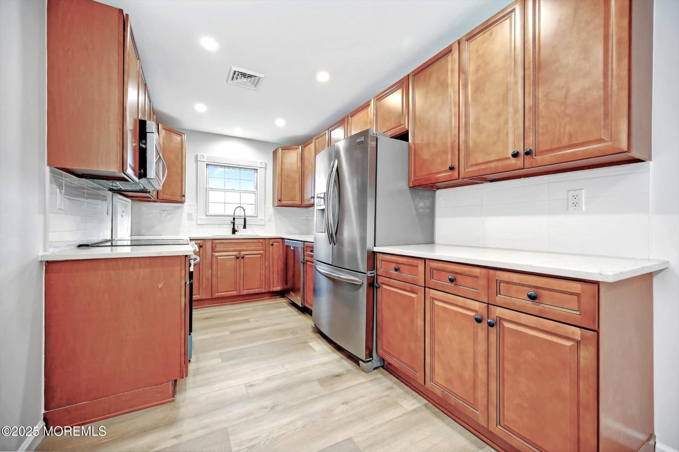 43K Cambridge Court Image 3