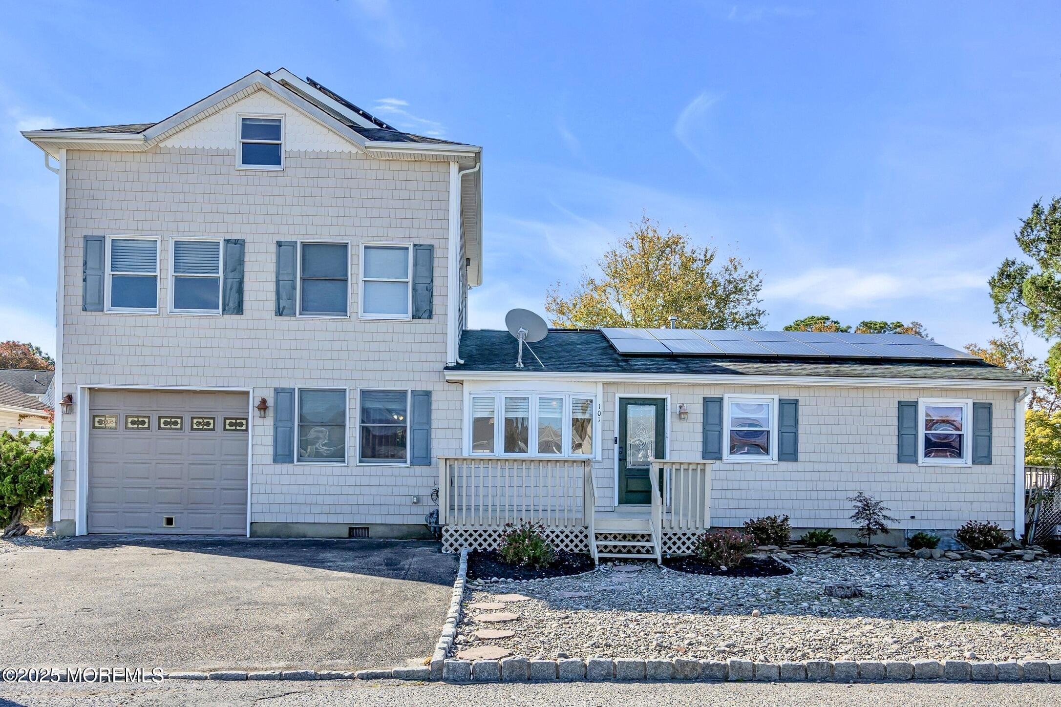 101 Clearwater Drive Image 1