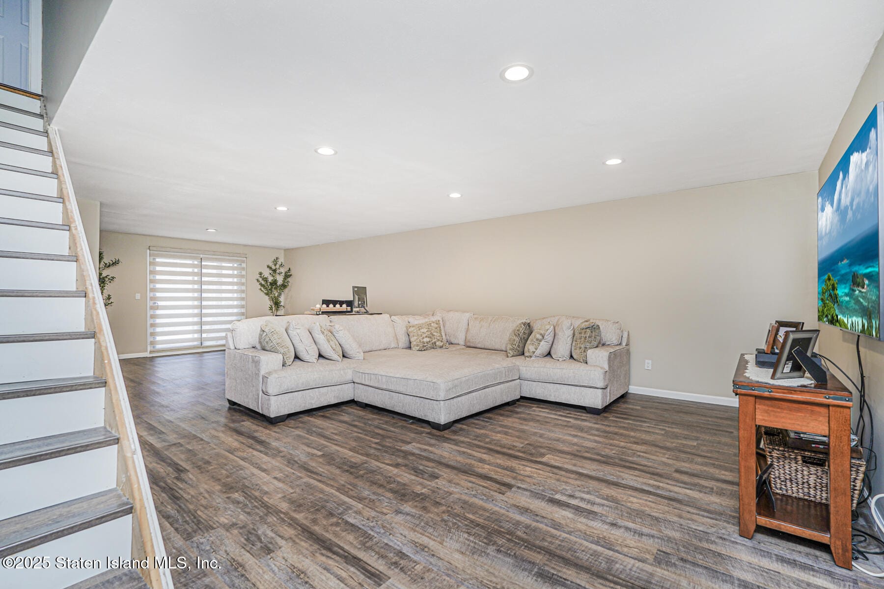 27 Berry Court Image 4