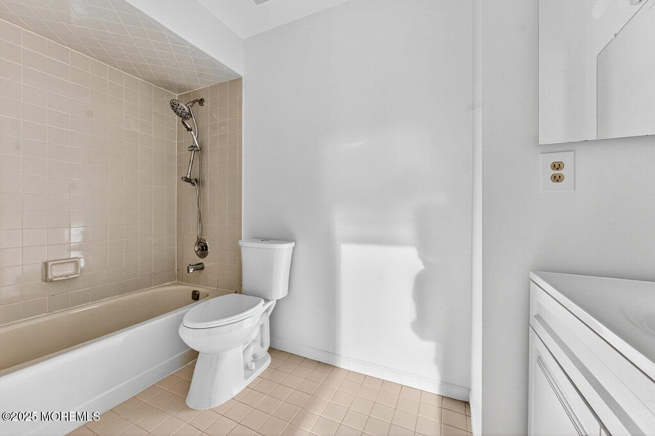 34 S Pointe Circle, Tinton Falls, NJ, 07753 image 13