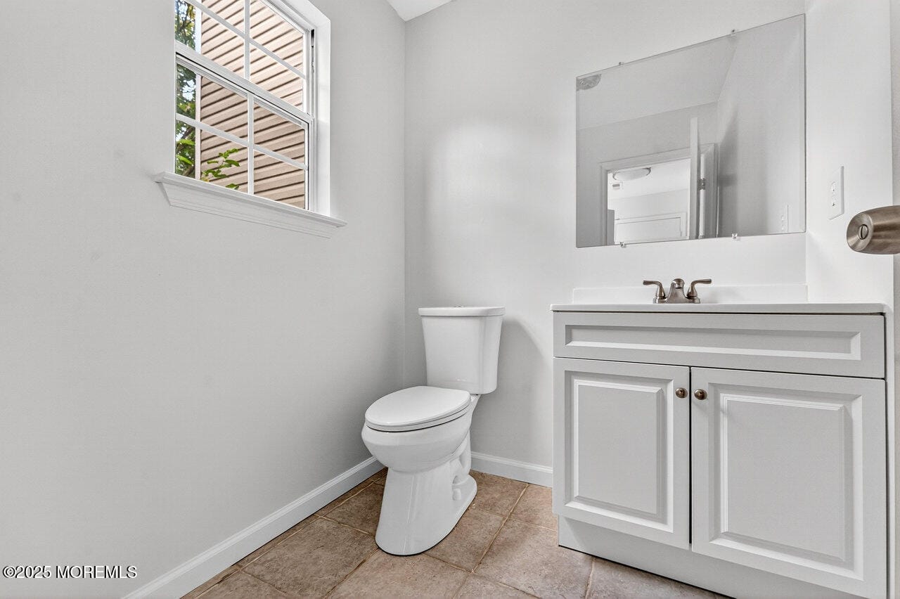 34 S Pointe Circle, Tinton Falls, NJ, 07753 image 16