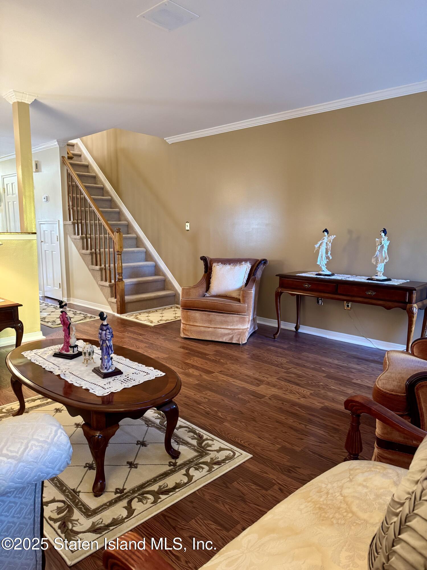 1024 Rensselaer Avenue Image 4