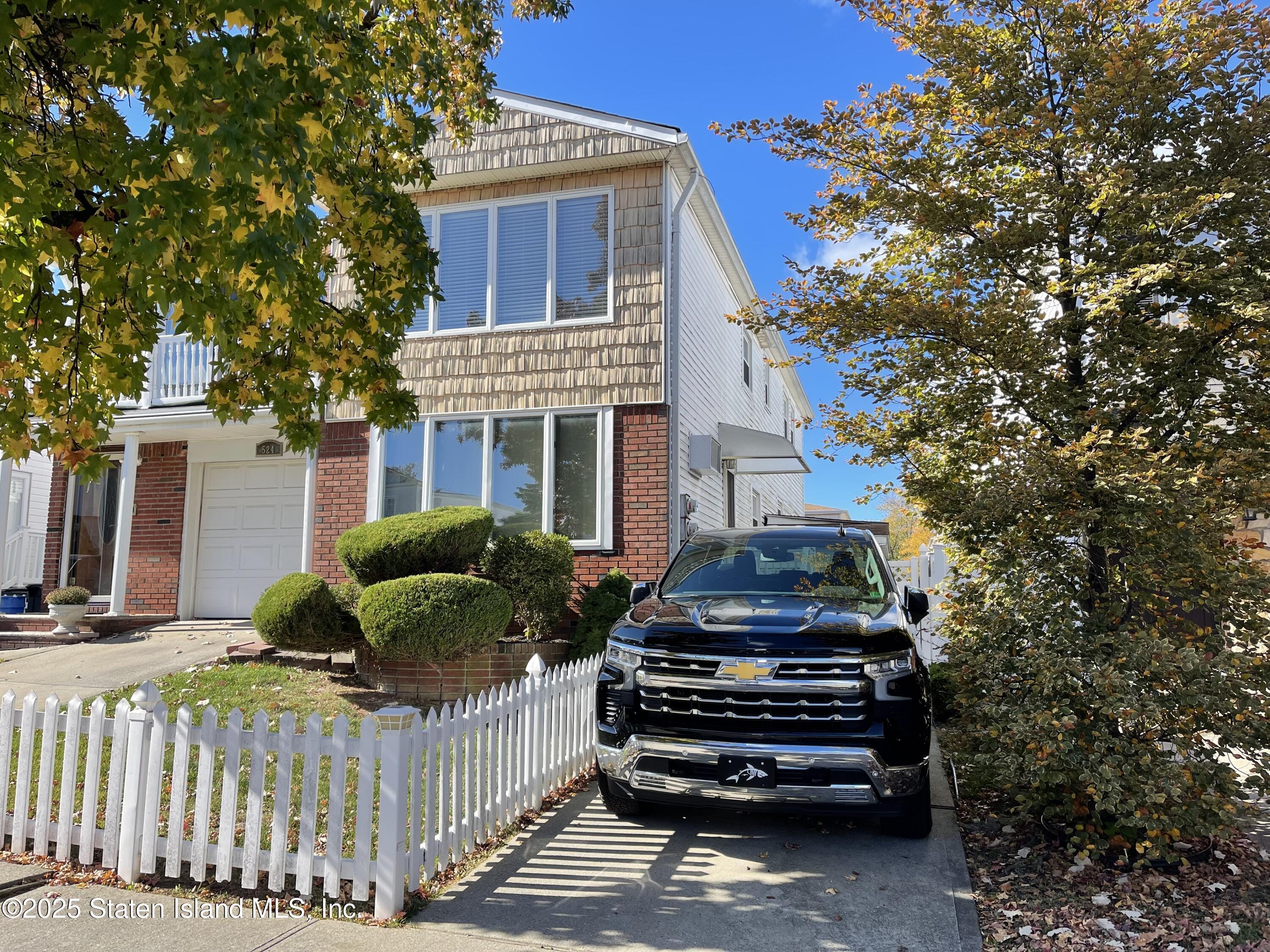 524 Eltingville Boulevard Image 3