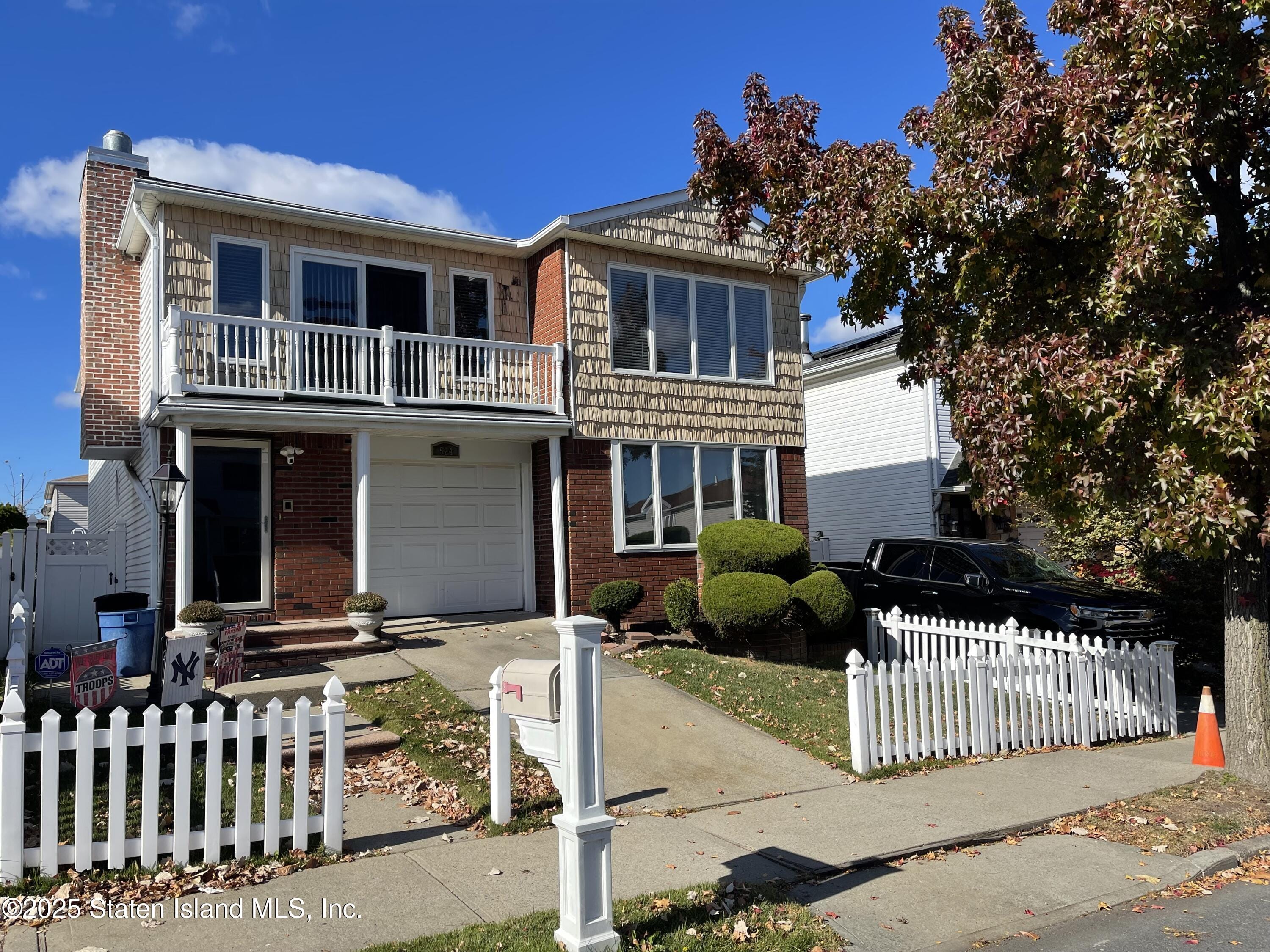 524 Eltingville Boulevard Image 2