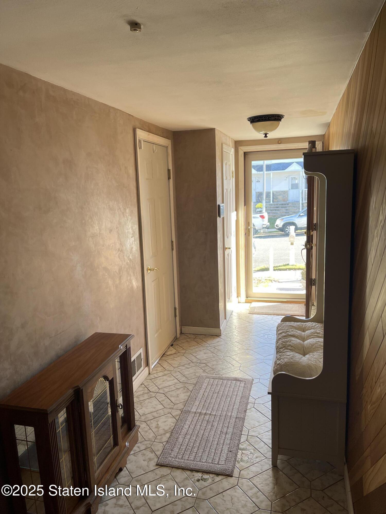 524 Eltingville Boulevard Image 5