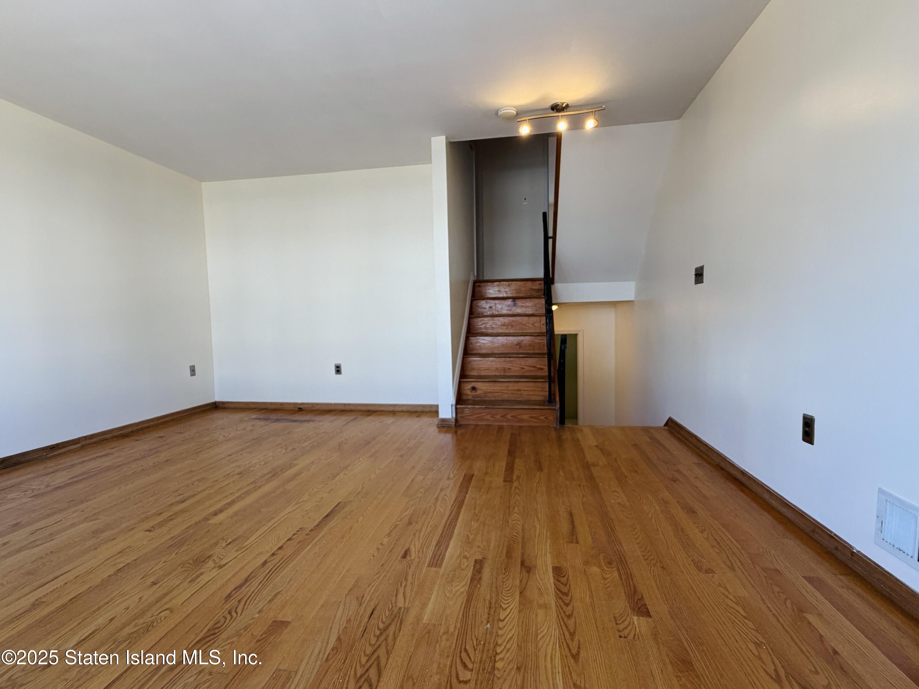 36 Carlyle Green, Staten Island, NY, 10312 image 8