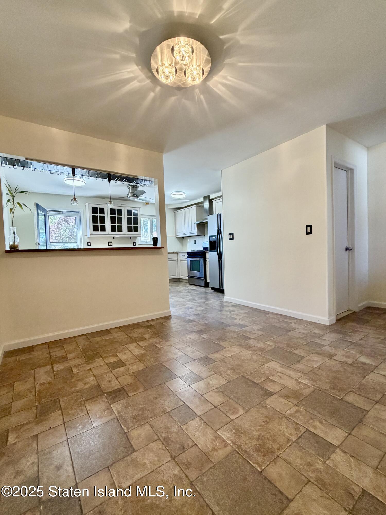 36 Carlyle Green Image 4