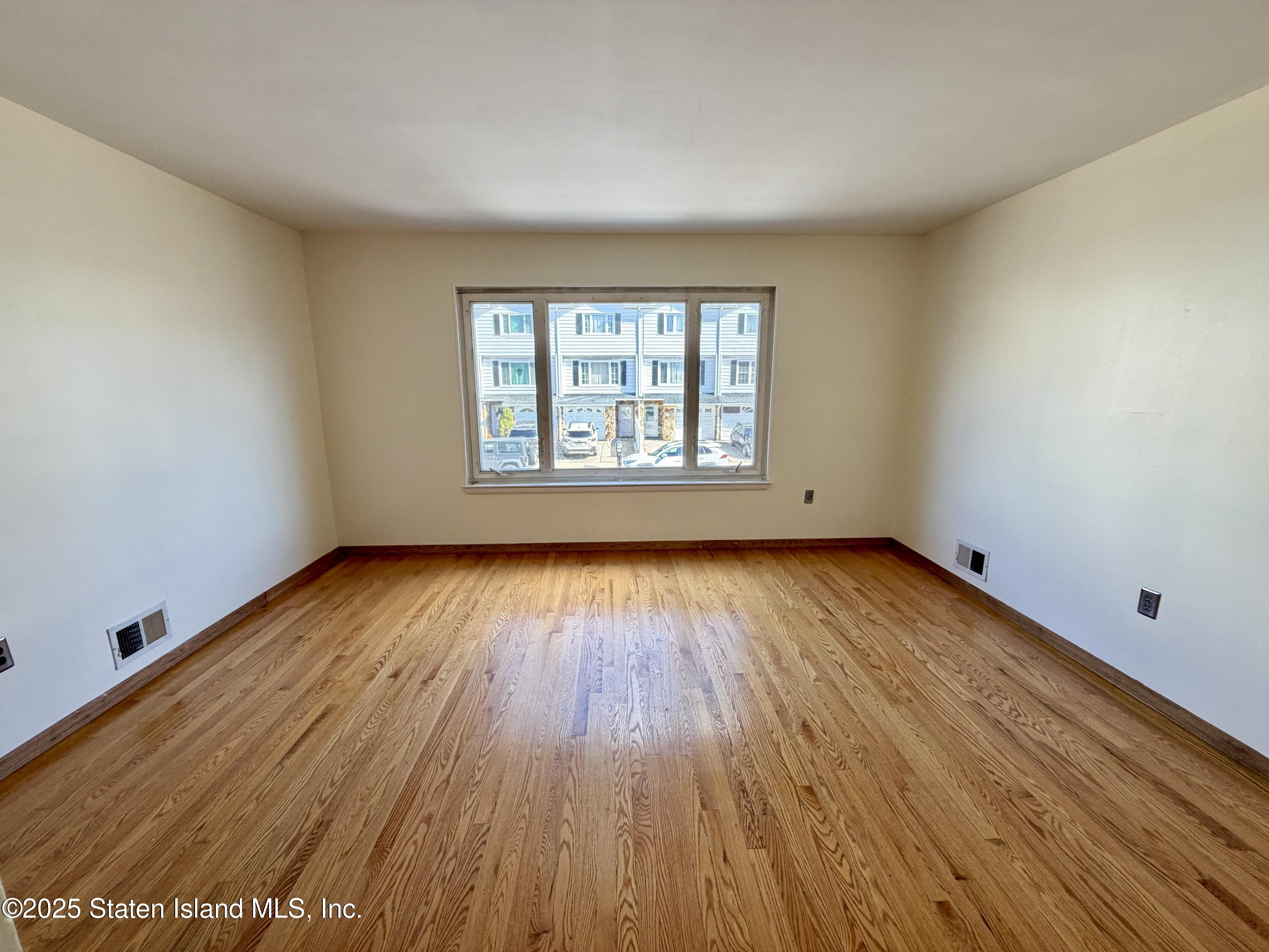 36 Carlyle Green, Staten Island, NY, 10312 image 7