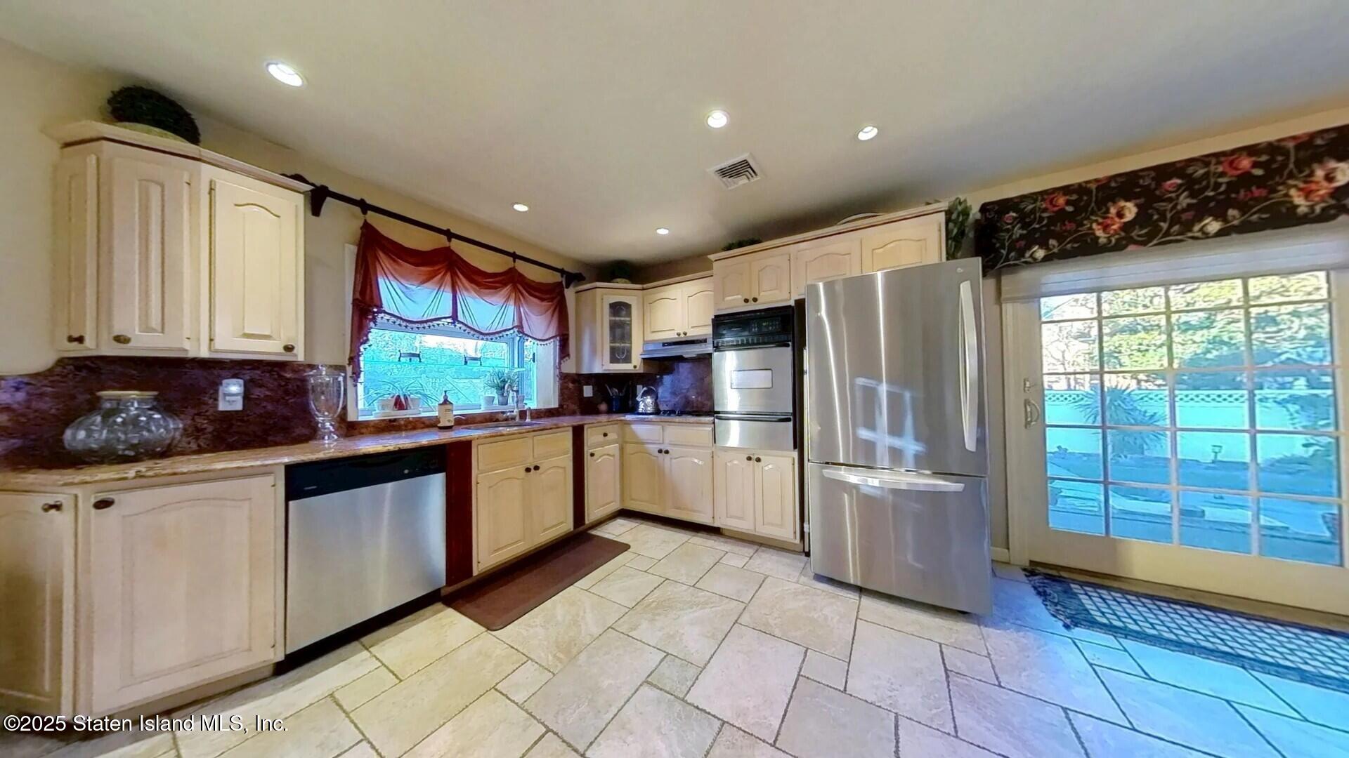 257 Locust Avenue, Staten Island, NY, 10306 image 10