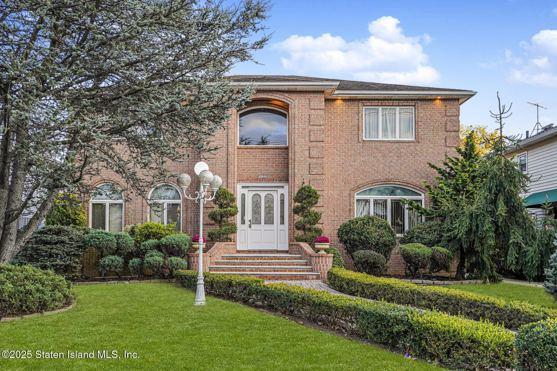 4826 Hylan Boulevard Image 2