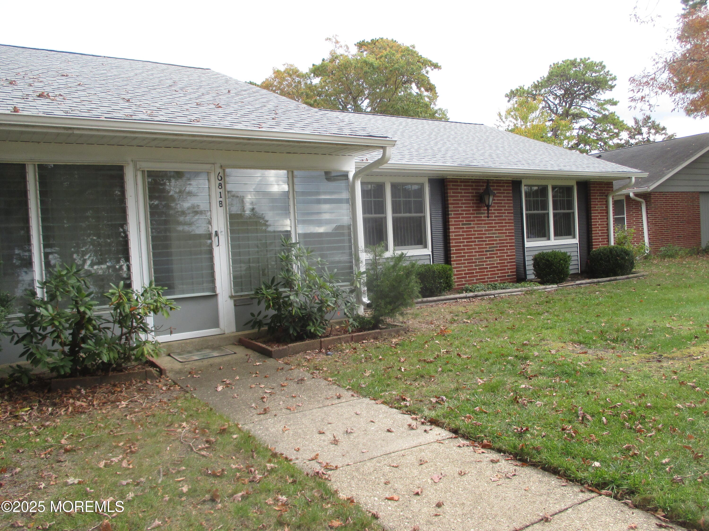 681B New Castle Court Image 2