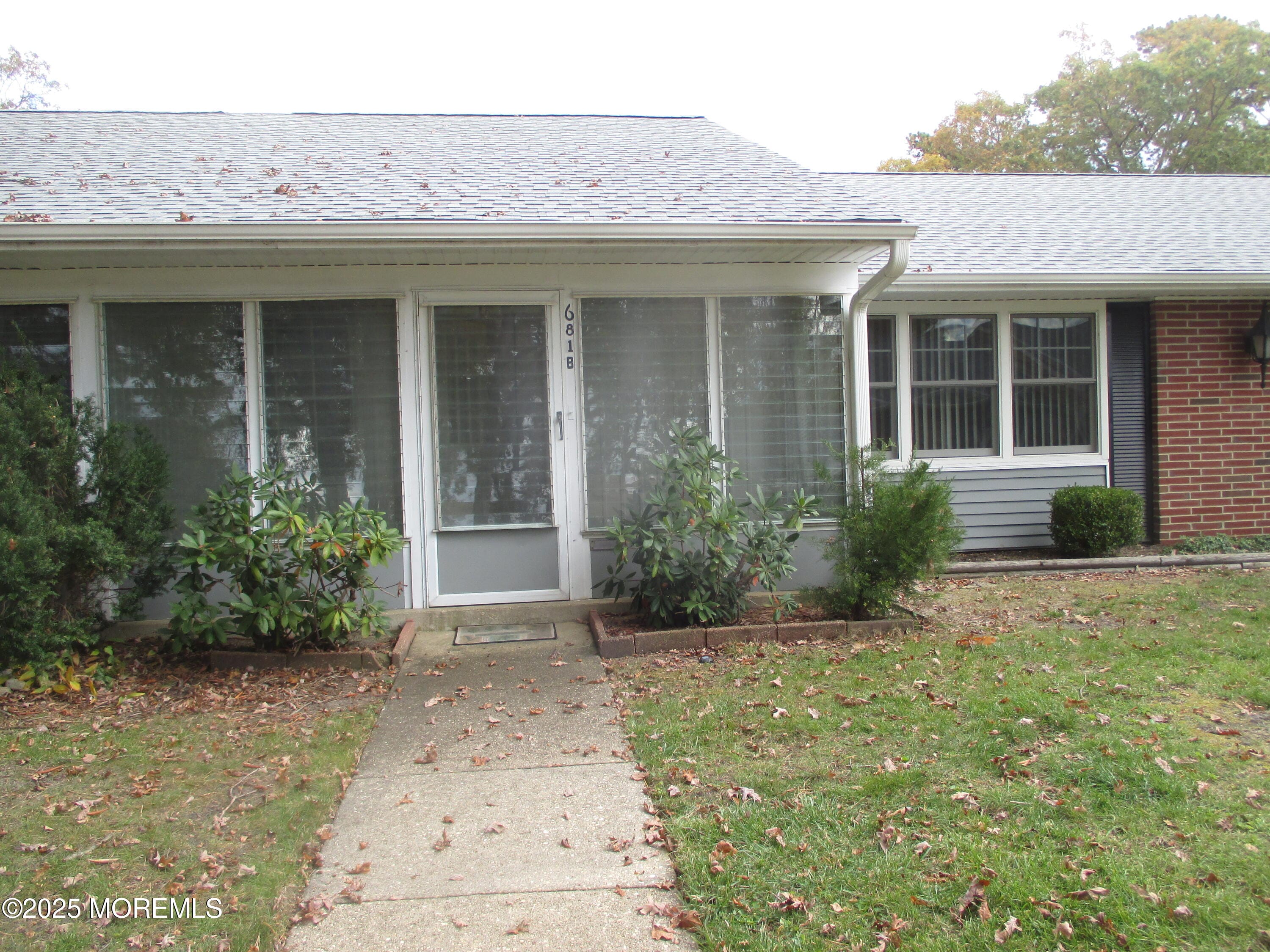 681B New Castle Court Image 1