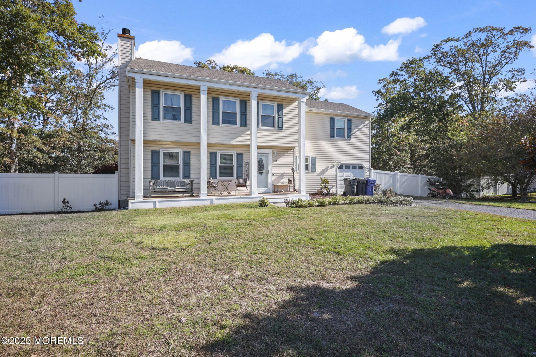 789 Holly Berry Lane Image 2