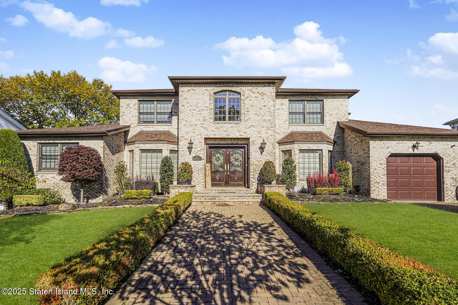 987 Ionia Avenue Image 1