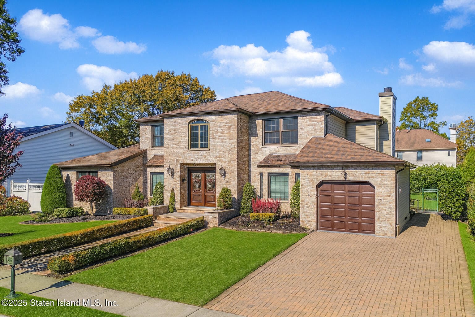 987 Ionia Avenue Image 2