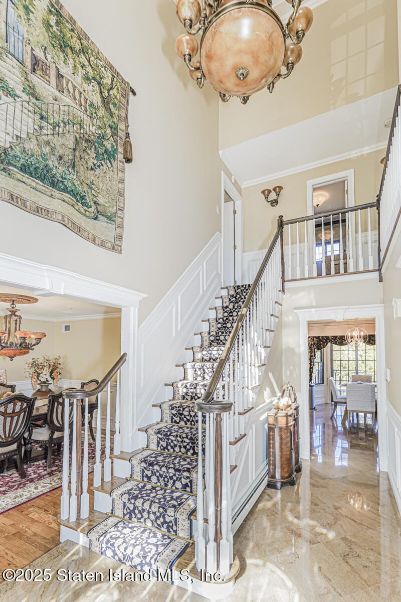 987 Ionia Avenue Image 4