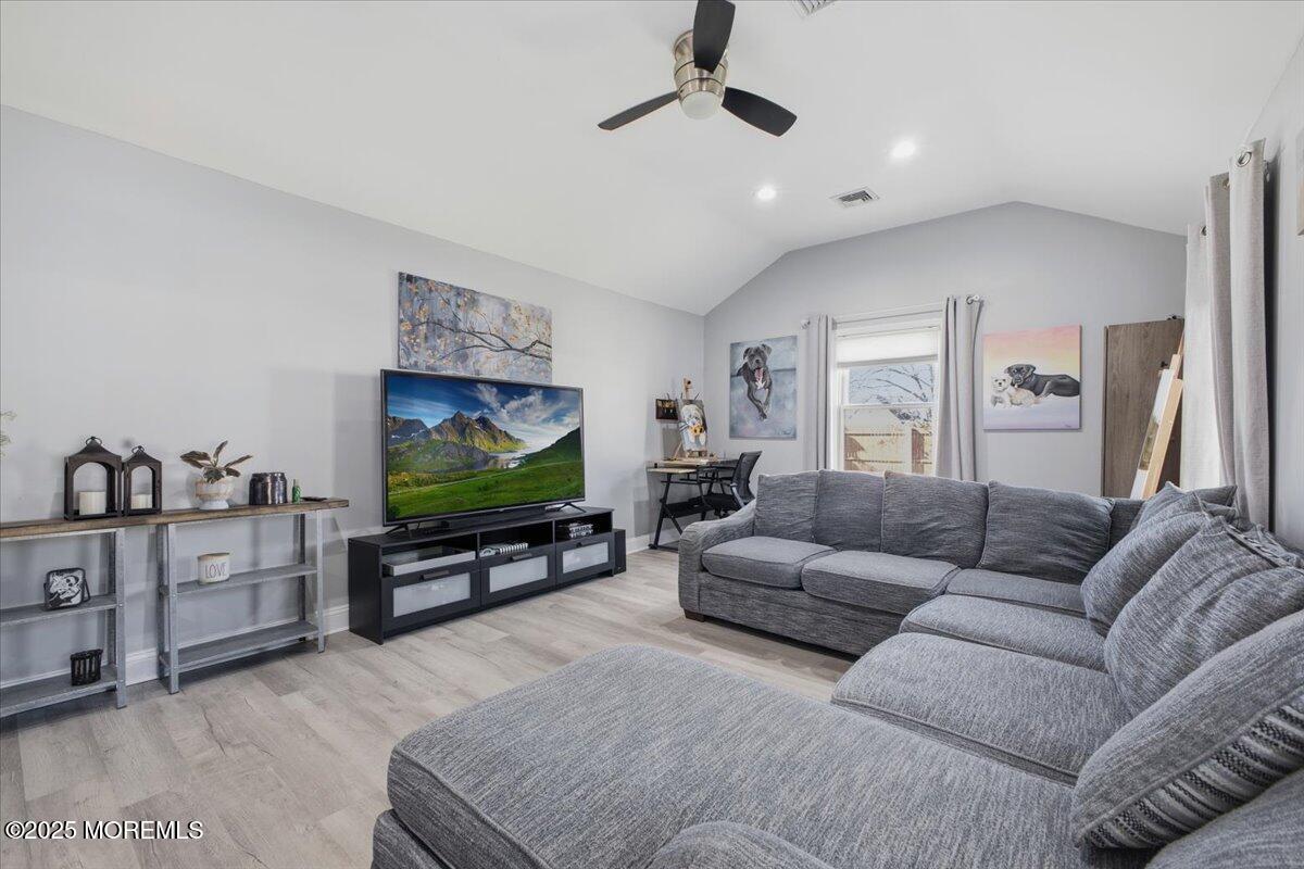 525 Washington Avenue Image 4