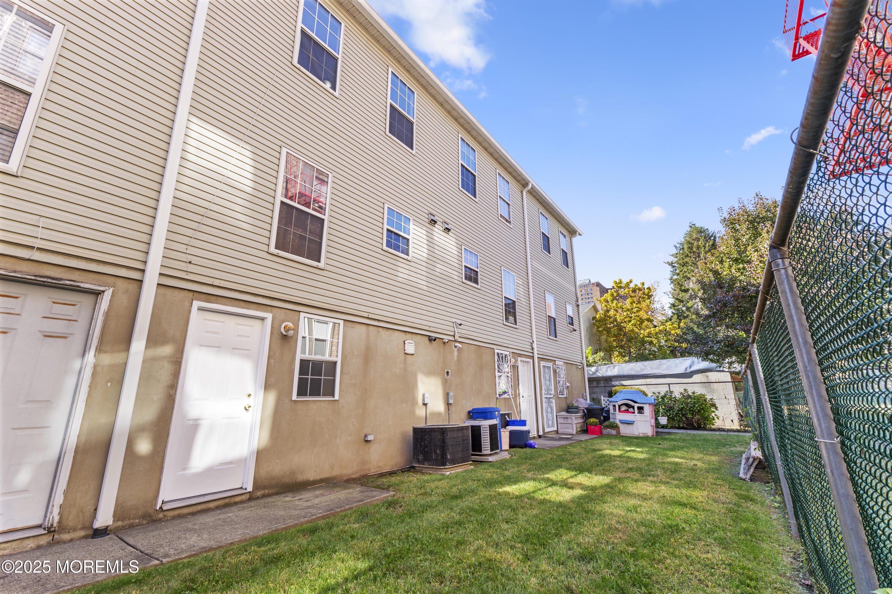 12 Carmella Court, Newark, NJ, 07104 image 38