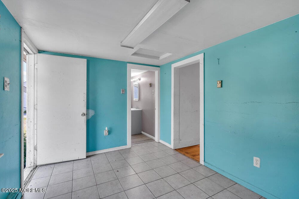 22 E Lacey Road Image 2