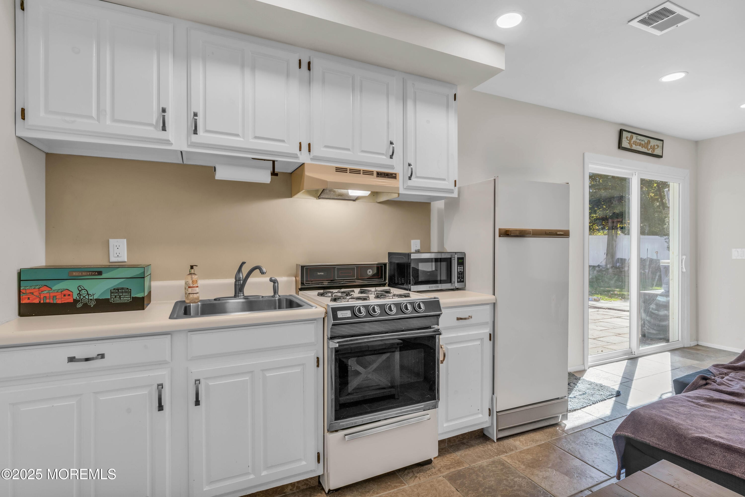 35 Merrick Road, Farmingdale, NJ, 07727 image 13