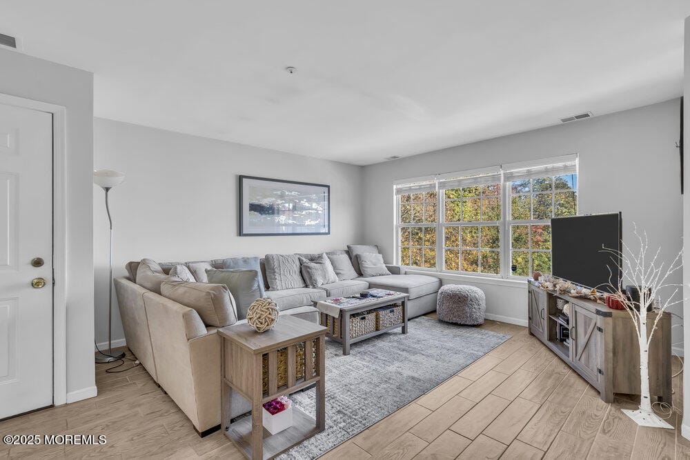 3306 Appleton Way Image 5