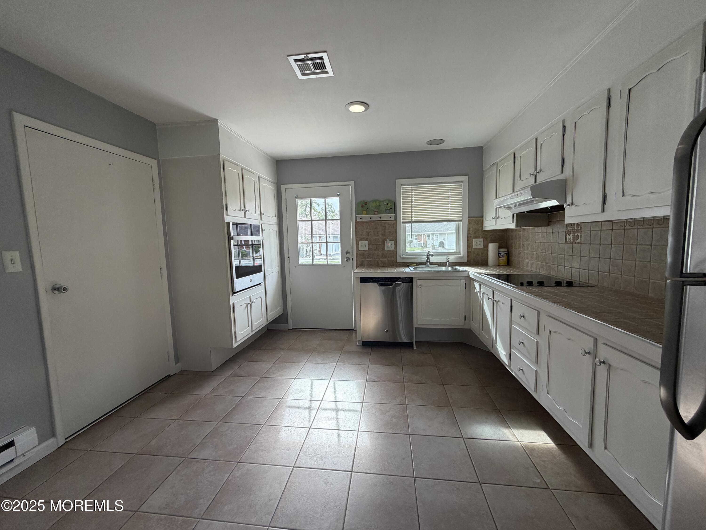 664D Plymouth Drive Image 4