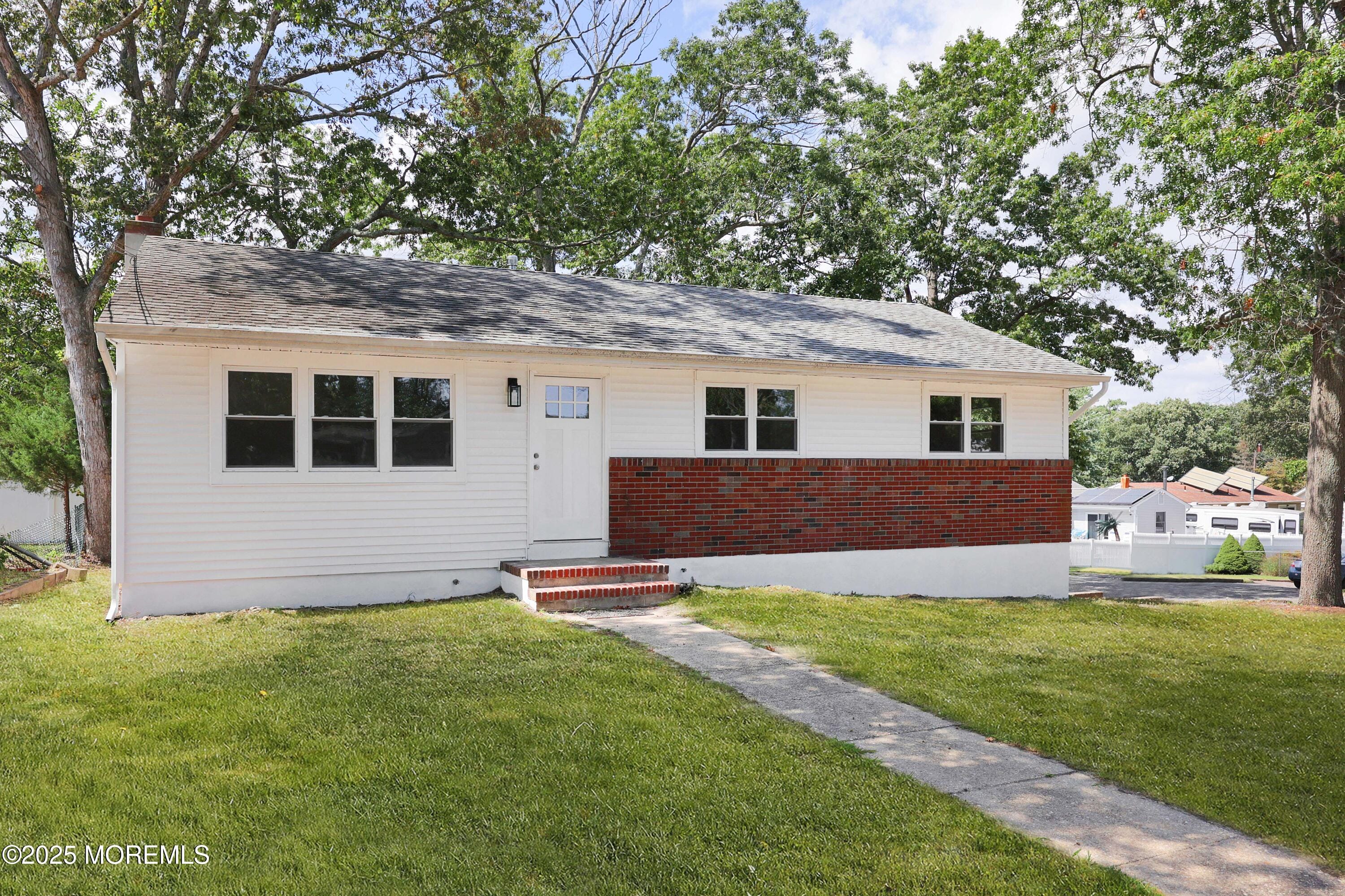 400 Surf Avenue, Beachwood, NJ, 08722