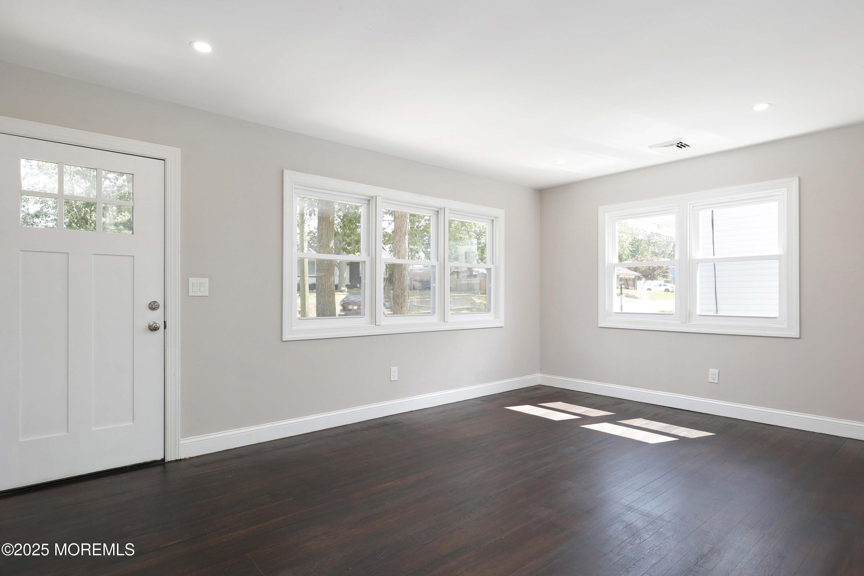 400 Surf Avenue Image 4