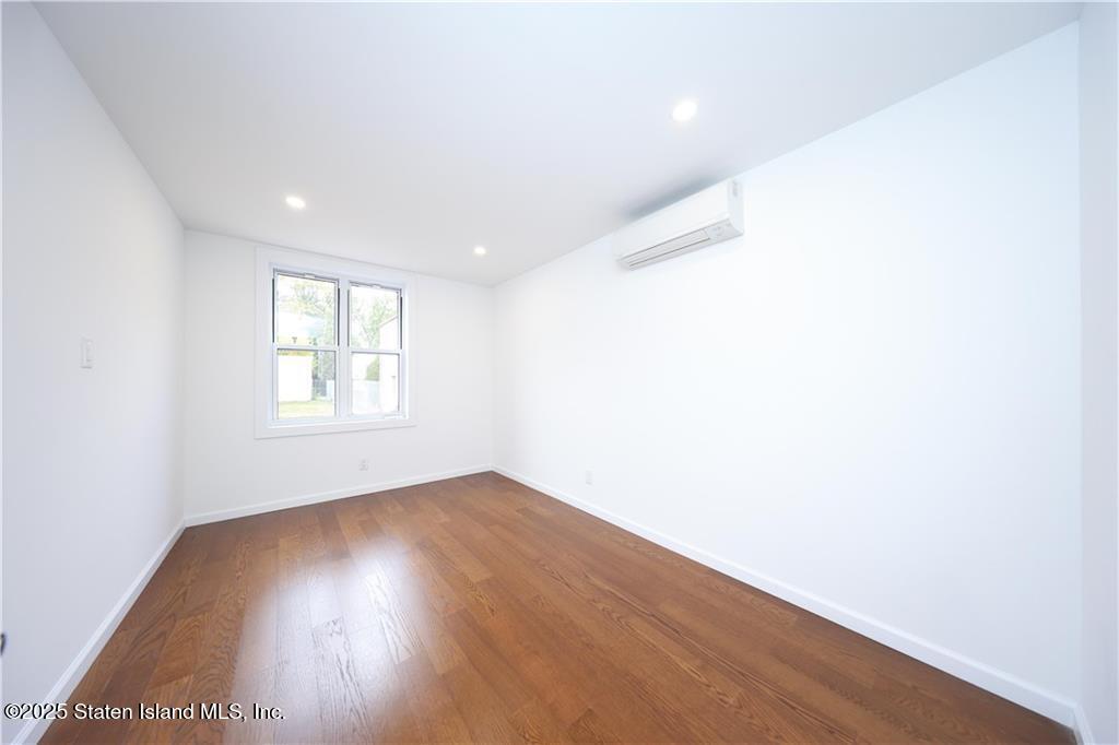 189 Saint Marys Avenue, Staten Island, NY, 10305 image 11