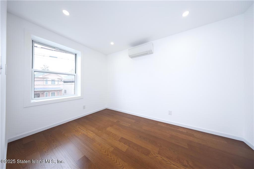 189 Saint Marys Avenue, Staten Island, NY, 10305 image 15