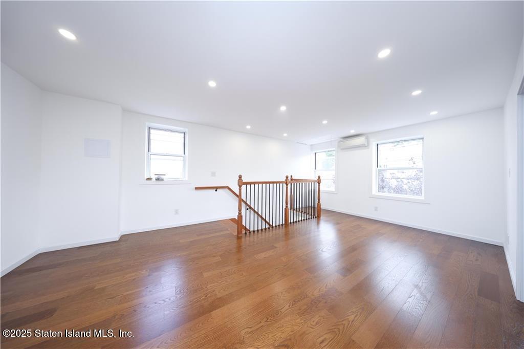 189 Saint Marys Avenue, Staten Island, NY, 10305 image 19