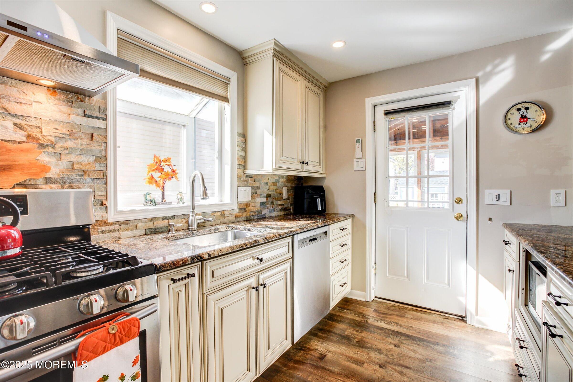 8 Chingarora Avenue, Keyport, NJ, 07735 image 16