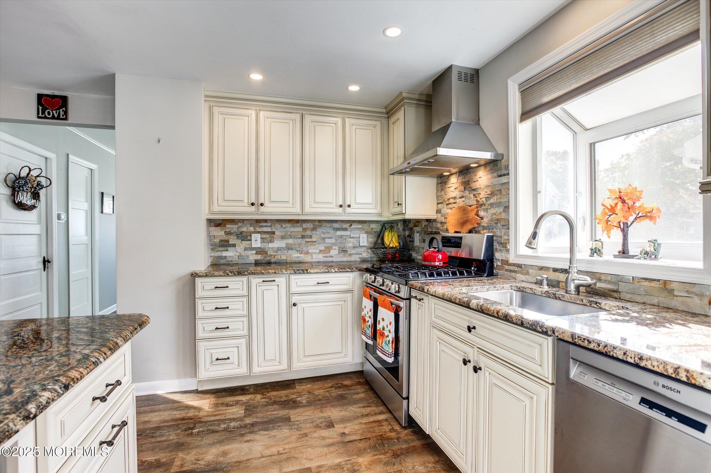 8 Chingarora Avenue, Keyport, NJ, 07735 image 17